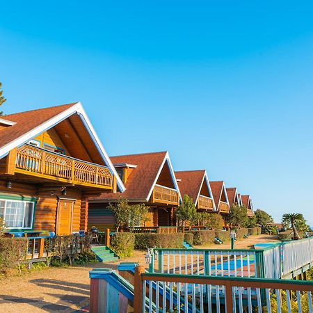 Jungmun Log Pension&Resort Seogwipo Bagian luar foto