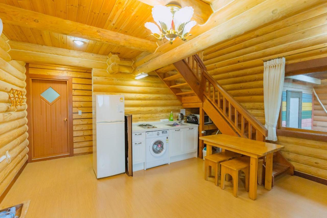 Jungmun Log Pension&Resort Seogwipo Bagian luar foto