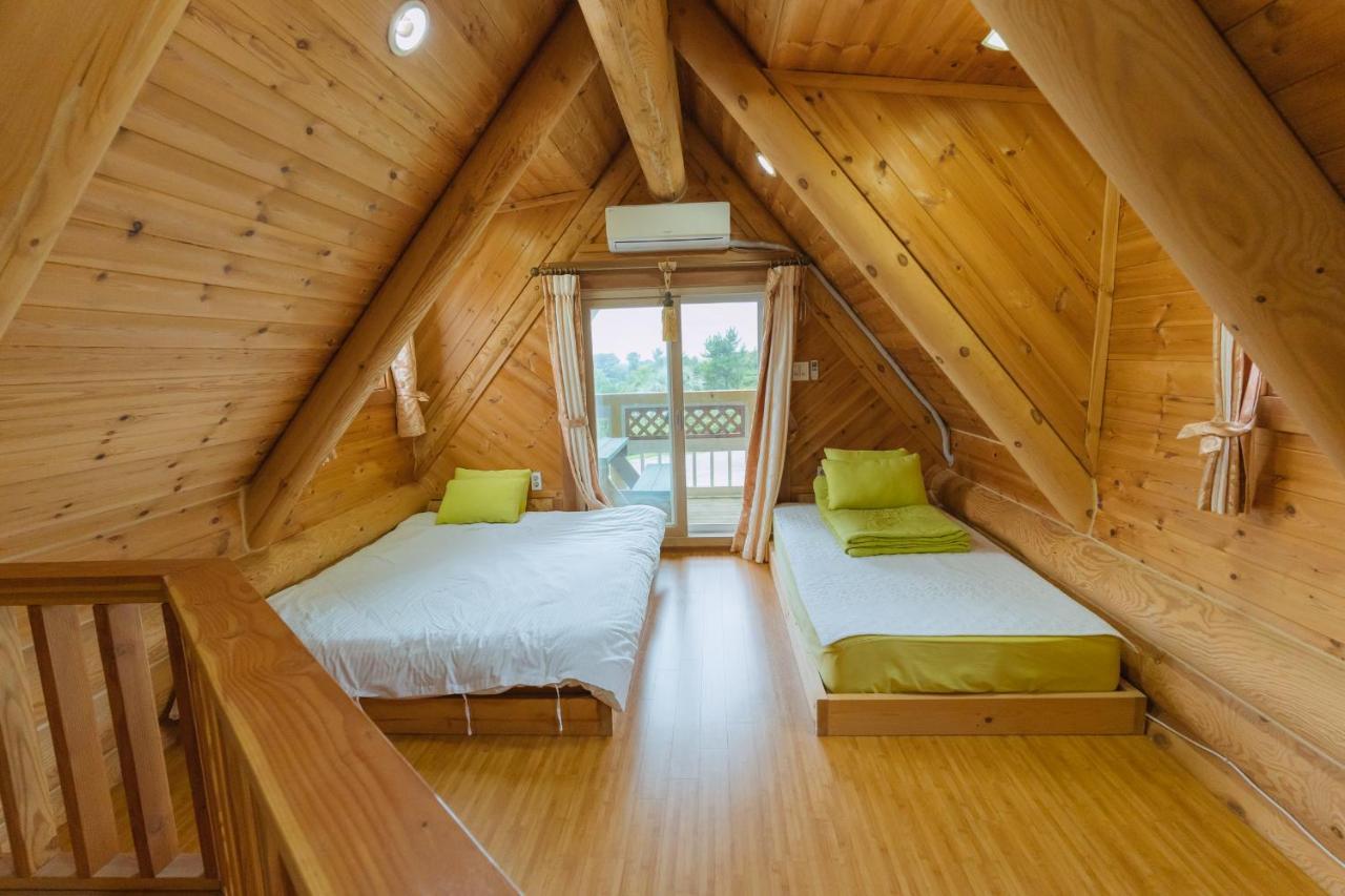 Jungmun Log Pension&Resort Seogwipo Bagian luar foto