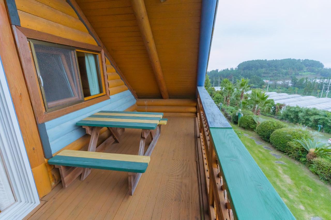 Jungmun Log Pension&Resort Seogwipo Bagian luar foto