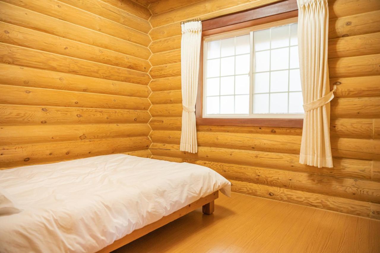 Jungmun Log Pension&Resort Seogwipo Bagian luar foto