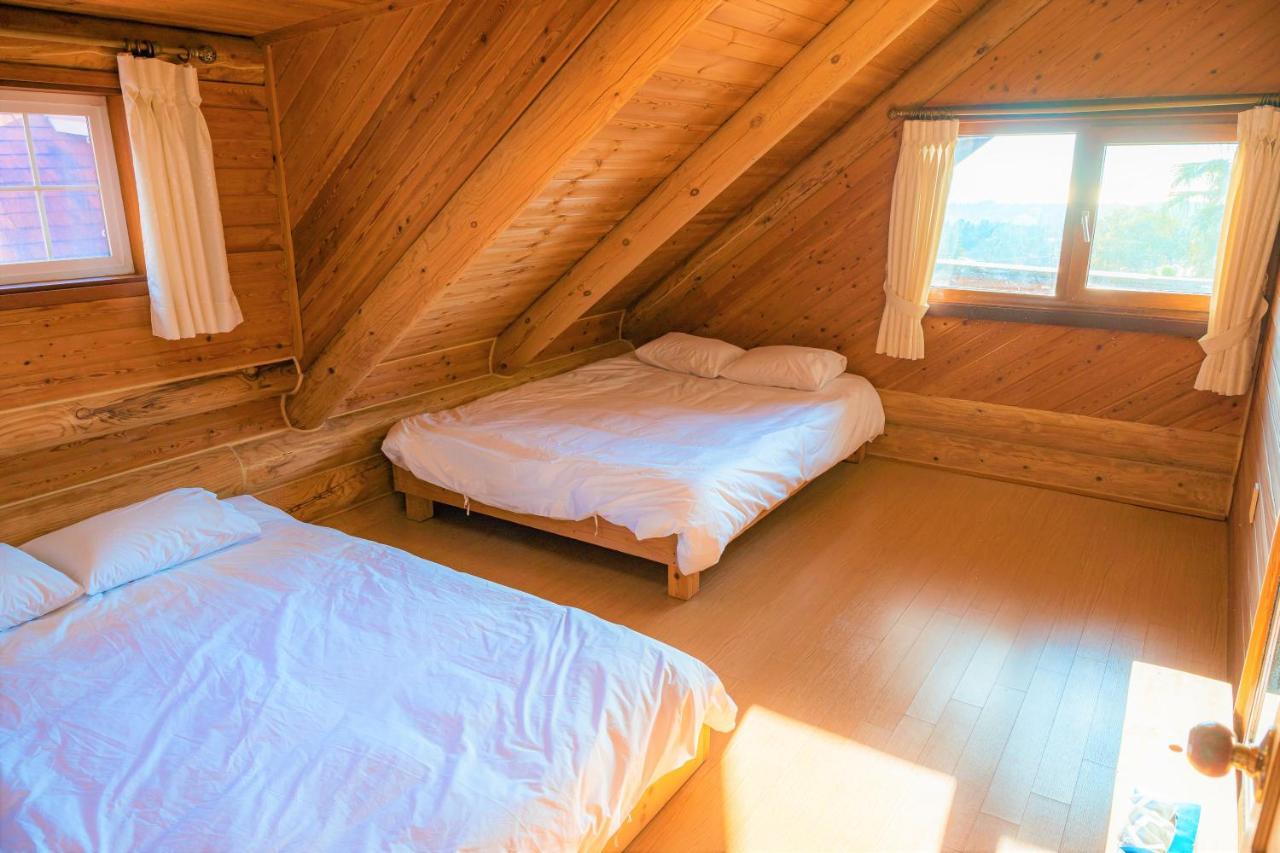 Jungmun Log Pension&Resort Seogwipo Bagian luar foto
