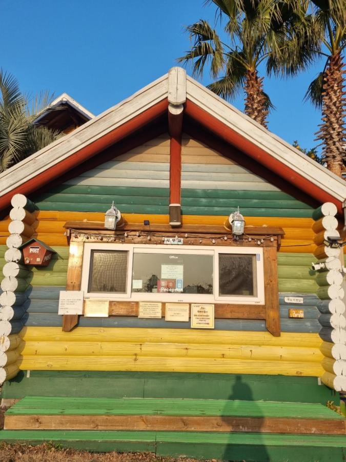 Jungmun Log Pension&Resort Seogwipo Bagian luar foto