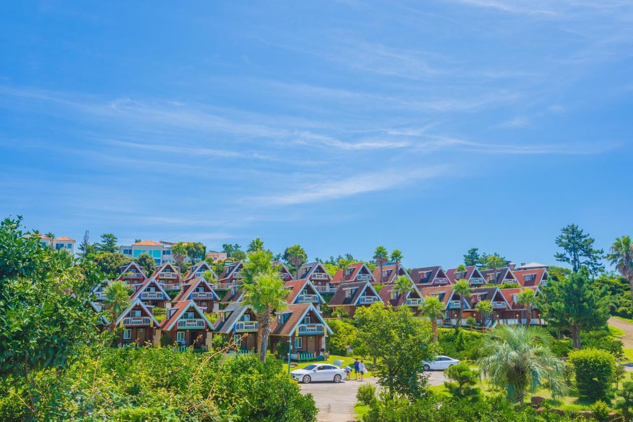 Jungmun Log Pension&Resort Seogwipo Bagian luar foto