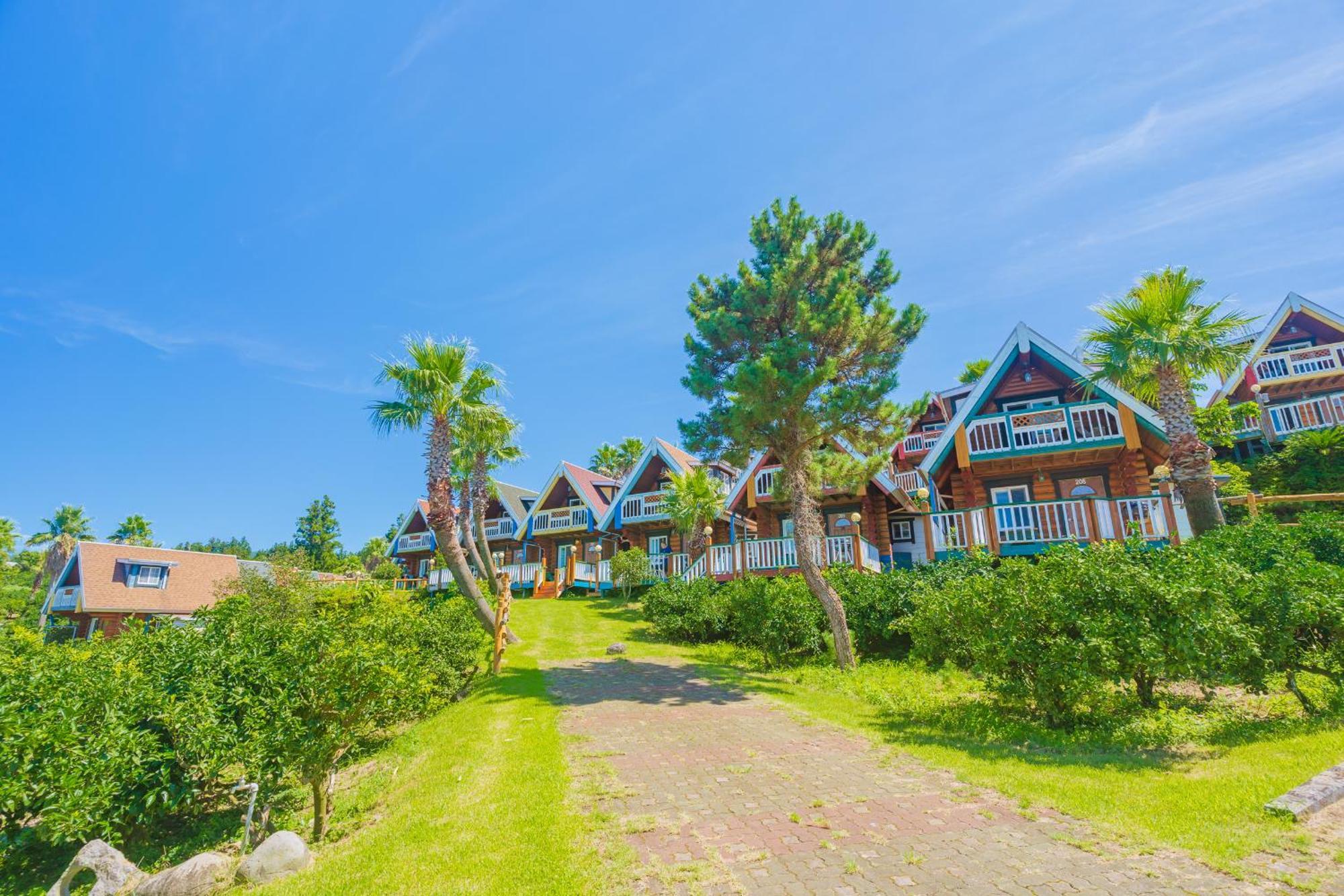 Jungmun Log Pension&Resort Seogwipo Bagian luar foto