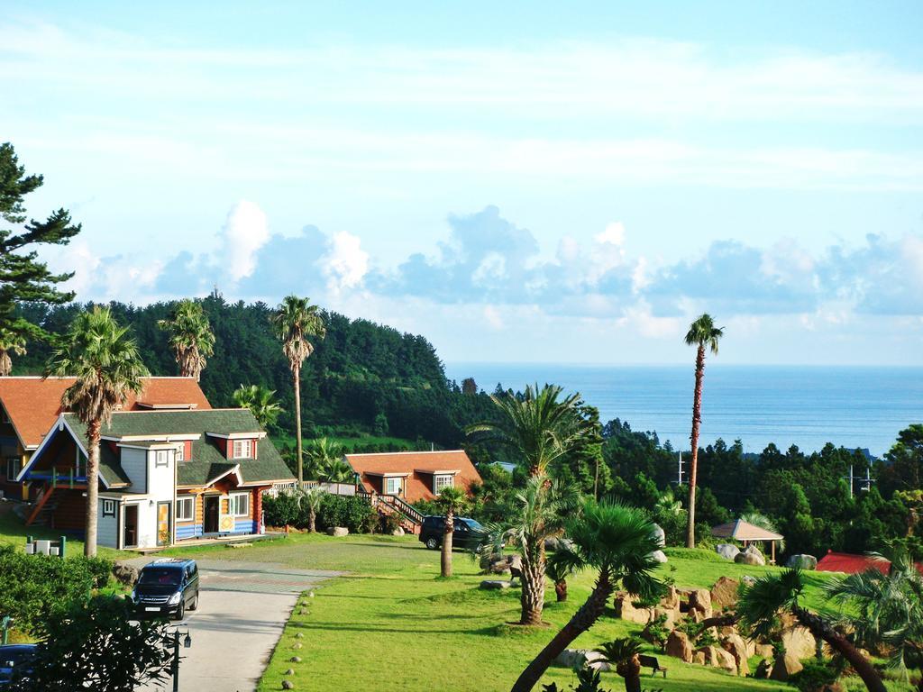 Jungmun Log Pension&Resort Seogwipo Bagian luar foto