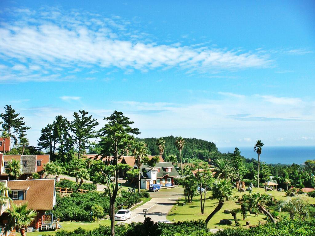 Jungmun Log Pension&Resort Seogwipo Bagian luar foto