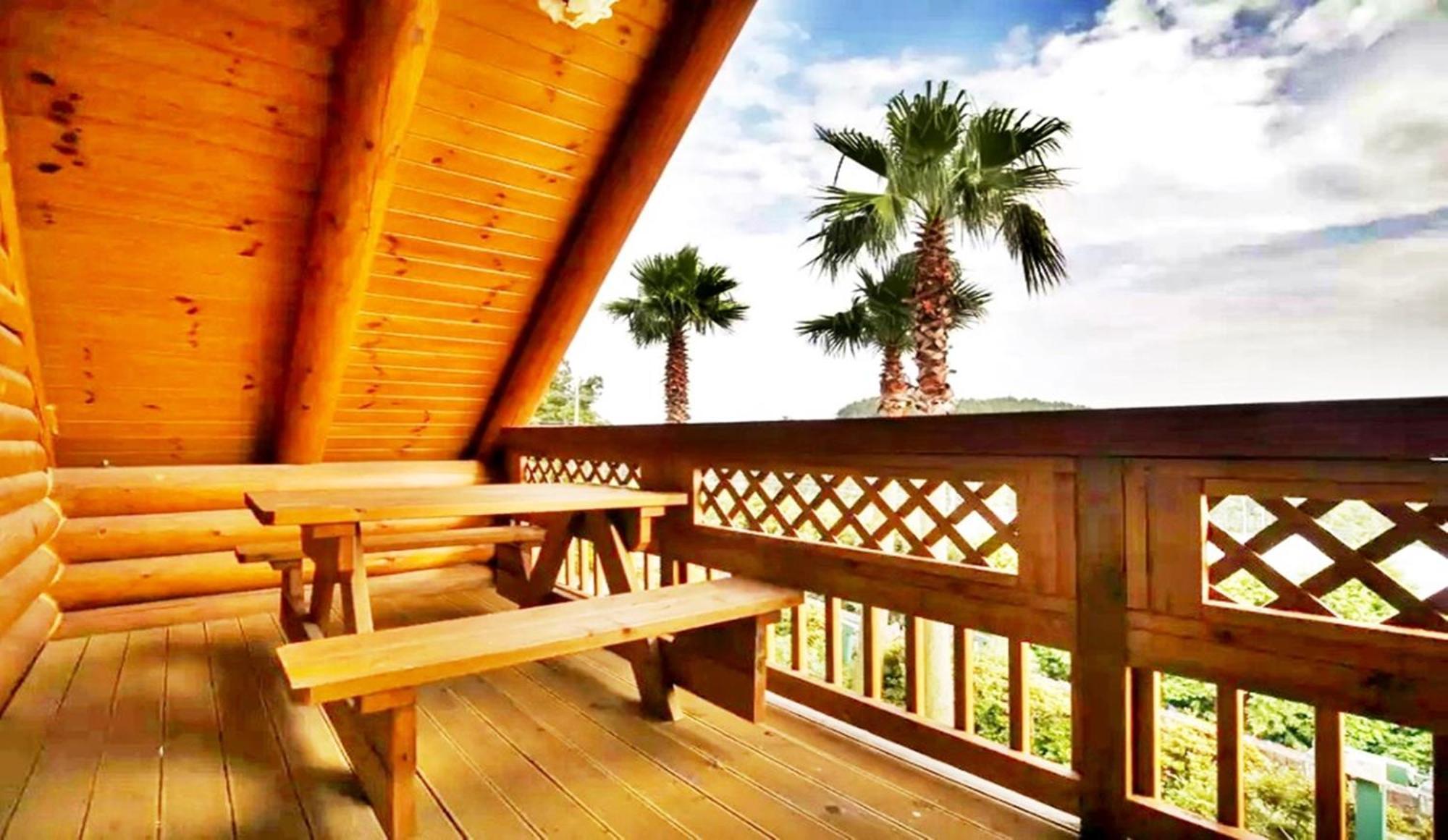 Jungmun Log Pension&Resort Seogwipo Bagian luar foto