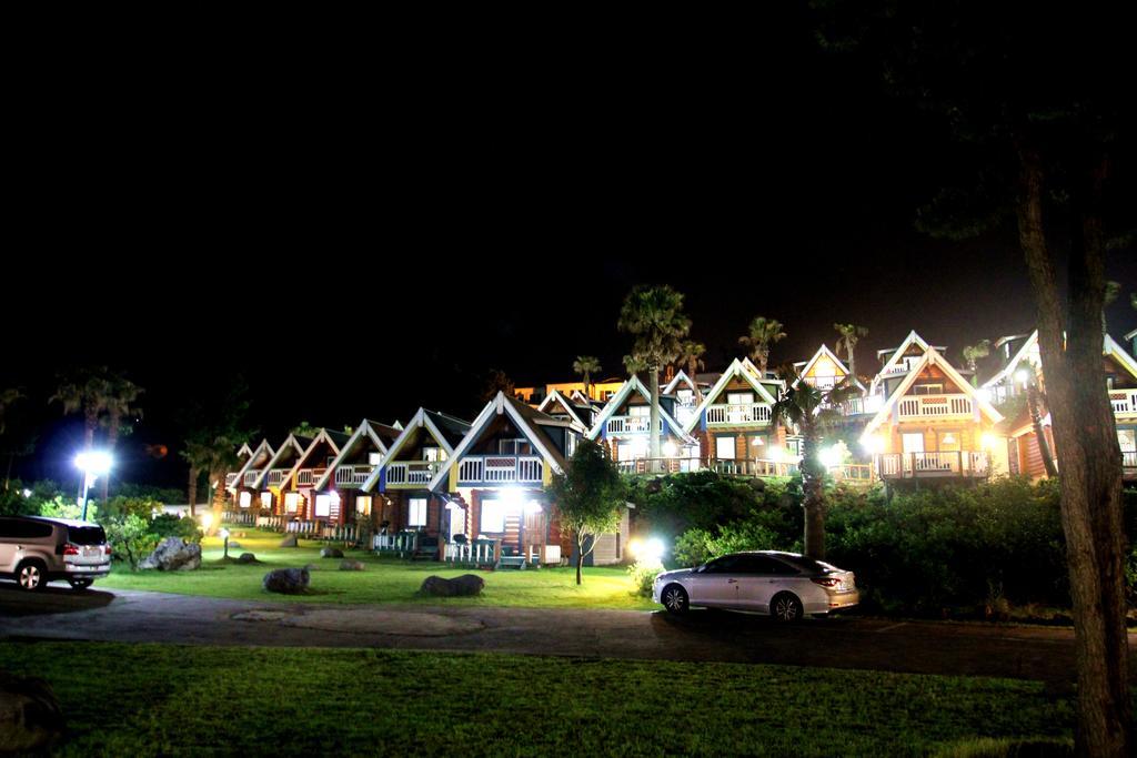 Jungmun Log Pension&Resort Seogwipo Bagian luar foto