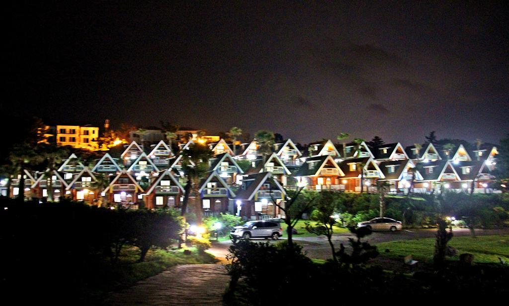 Jungmun Log Pension&Resort Seogwipo Bagian luar foto