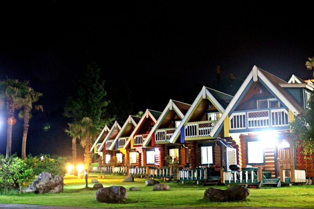 Jungmun Log Pension&Resort Seogwipo Bagian luar foto