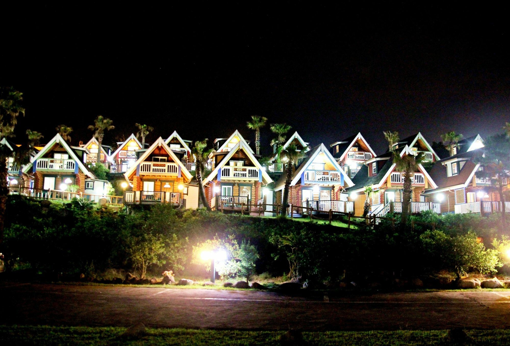 Jungmun Log Pension&Resort Seogwipo Bagian luar foto